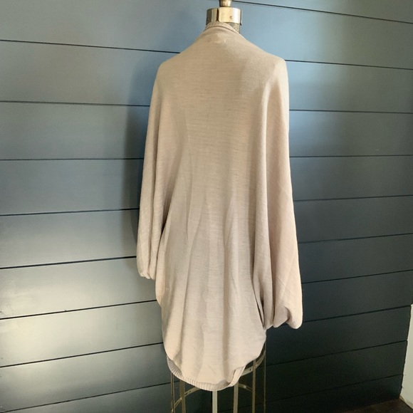 🎉Neutral Wrap/Kimono - Picture 5 of 12